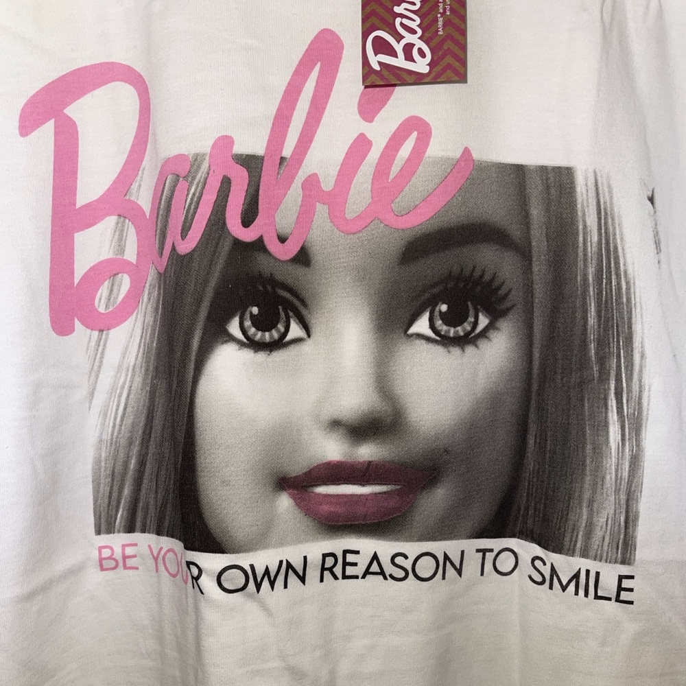 BARBIE WOMANS OVERSIZED TSHIRT NWT